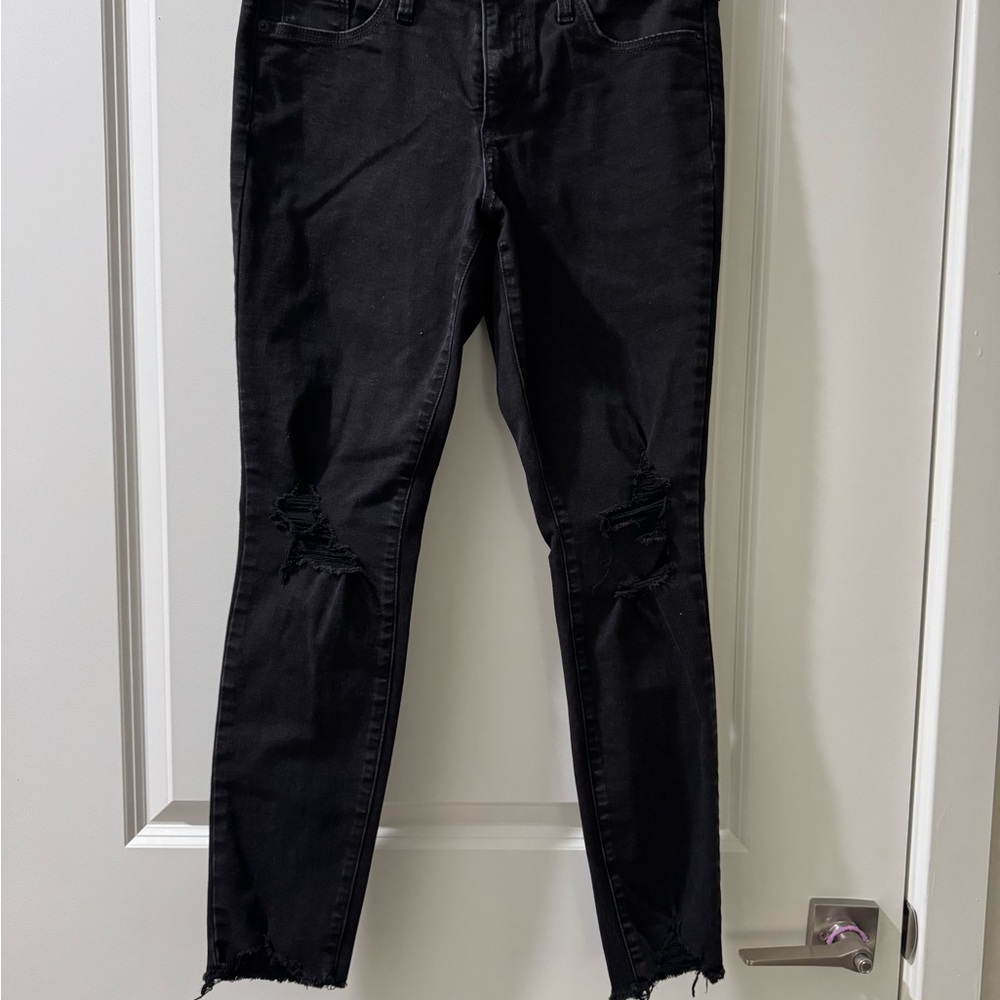 Universal Thread Black Distressed Skinny Jeans